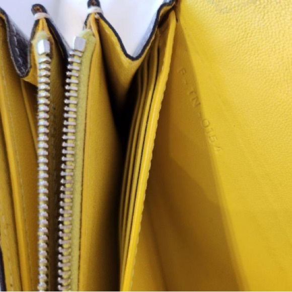 Celine Leather wallet - Picture 6 of 10